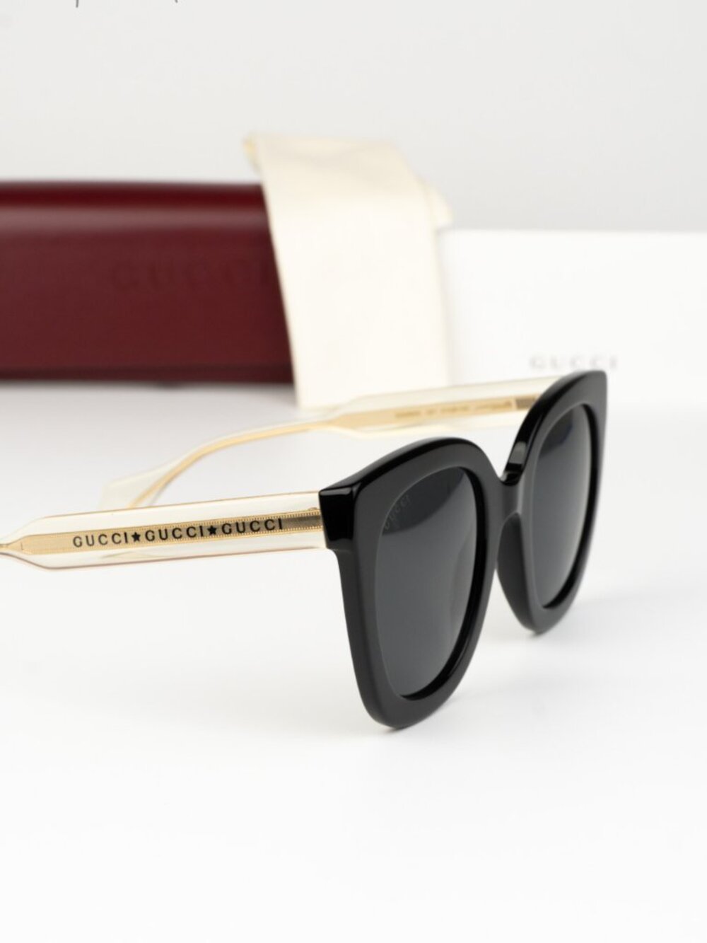 Gucci Women Sunglasses Black Crystal Grey Cat Eye GG0564SN 001 NEW AUTHENTIC - Picture 3 of 12